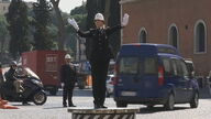 La ciudad de Roma afronta los actos por la muerte del papa colapsada por las visitas